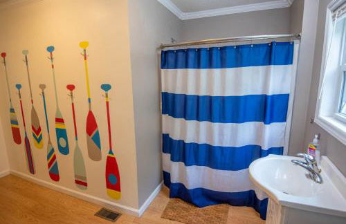 2Bd Riverfront with Expansive Outdoor Space, River Access, Fire Pit - Foto 18