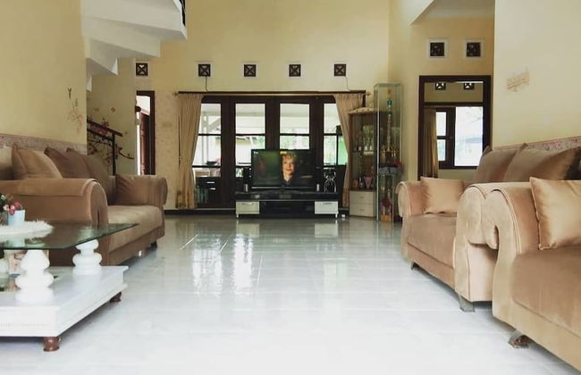 Villa Agro Kusuma Batu Malang - Foto 32