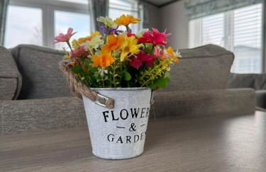 2 Bedroom Villa - Lakeside Holiday Park - Photo 11