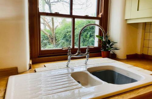 Cotswold Home over 4 floors - perfect for Families Friends Contractors - Foto 15