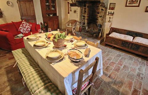 Farmhouse in Apecchio with Pool and Terrace - Foto 15