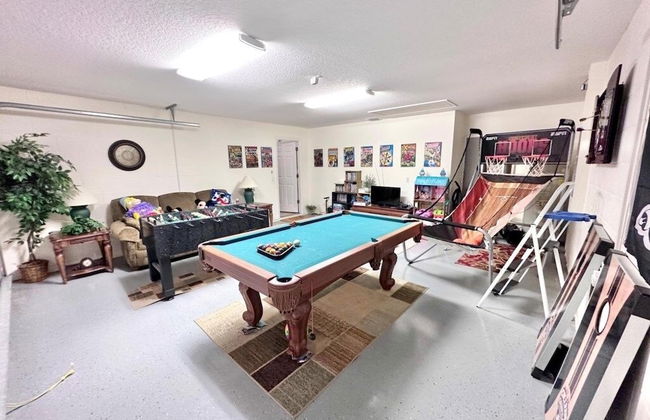Cozy 4 Bed Pool Home With Game Room 4 Bedroom Home by RedAwning - Foto 26