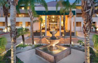 Family fun in Palm Springs in this resort 2BD condo with resort amenities including kids pool - Foto 14