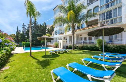 Modern 1BR Walk to Beach, Casino & Puerto Banús - Foto 3