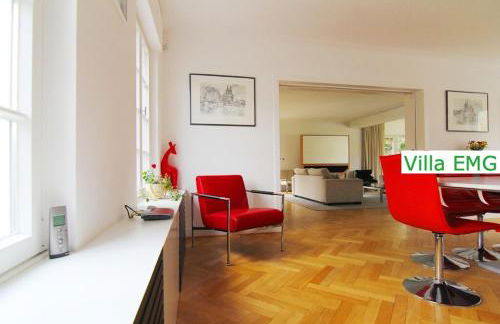 Luxus Ferienhaus Villa EMG Emsdetten nah Münster, Osnabrück, Rheine für Familien Gruppen bis 17 Personen, Pool, Whirlpool, Garten, Kamin, 6SZ - Foto 32