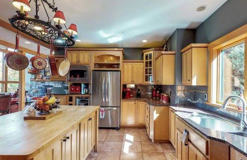 The Glen House -9 Bdrm Estate Sleep 26 Movie Theater,Pool,Golf,Ski - Foto 29