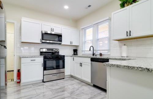 Modern Updates and Great Location! Detroit Duplex - Foto 10