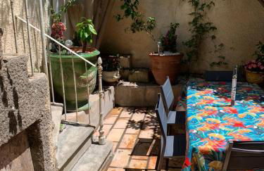 La maison sur la place dans Aigues Mortes - Foto 7