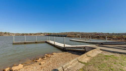 Boat-Ready Location! Airy Greenwood Family Cottage - Foto 5