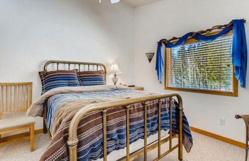 Lovely House Tucked in the Pines with Private Hot Tub - Pura Vida - Foto 17