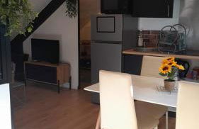 Appartement Atypique- Esprit Atelier Loft - parking privé - Wifi - vidéo - Foto 17