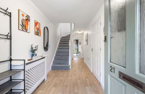 Luxury 5 Bed House - Free Parking - Perfect For Contractors & Families - Foto 4