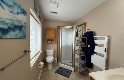 Romantic Getaway or Family Vacay with Mountain Views & Hot Tub - Foto 48