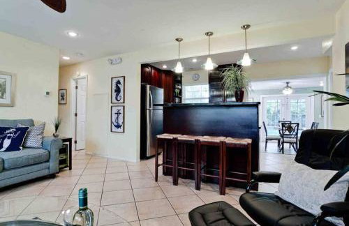 Great shape after Milton -Gorgeous Pool! - os - Photo 7