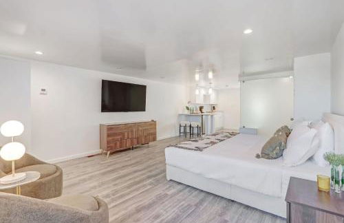 Solara: Waterfront Estate, Pool, Dock, Private Guest Suite - Foto 72