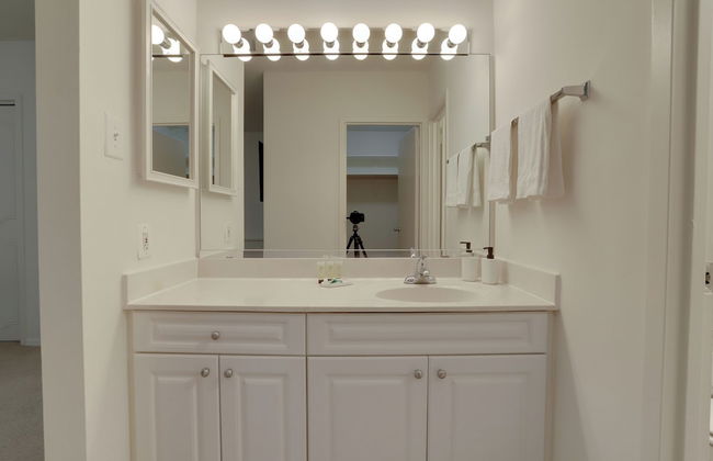 Modern Apt Near Airport in Cystal City - Photo 30