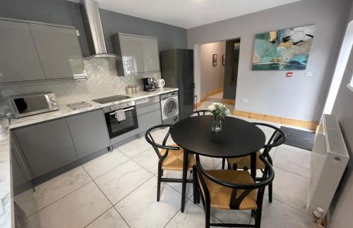 West Midlands-2 Double Bed Room Apartment - Photo 19