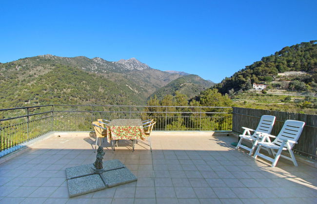 2 bedroom Apartment in Ventimiglia with garden and terrace - Photo 2
