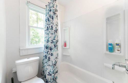 6 Bedroom Duplex Sleeps 14 Close to Lucas Downtown - Photo 25