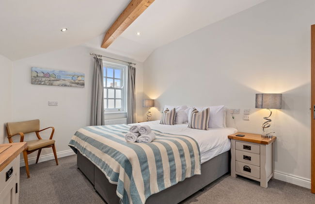 Billycan Penthouse - Tenby Town Centre - Photo 3