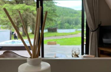 Bonnie Lodge-Lochside Location with Hot Tub - Photo 37