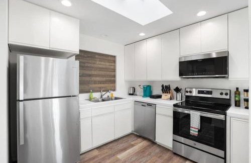 Spacious 5BR Coastal Retreat - 8 Beds Beach & Golf - Old - Photo 23