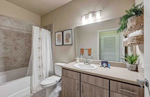 Boho Oasis w KING Bed w POOL Nr AIRPTShoppingDWTN - Foto 25