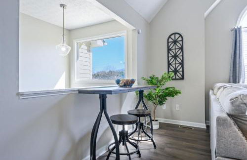 Plan A Trip To The Lake In This Open Air Cozy Home - Photo 4