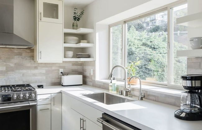 Spacious and Bright 5-bedroom Oasis Pool and Yard - Foto 10