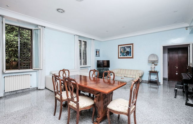 Lush Garden Steps Away from Great Park - Foto 7