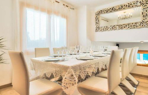 White Rock Villa With Breathtaking Views and Pool - Foto 45