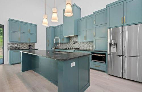 Modern Retreat 10 min-Oaklawn BBQ grill Pavillion Kids playground - Foto 25