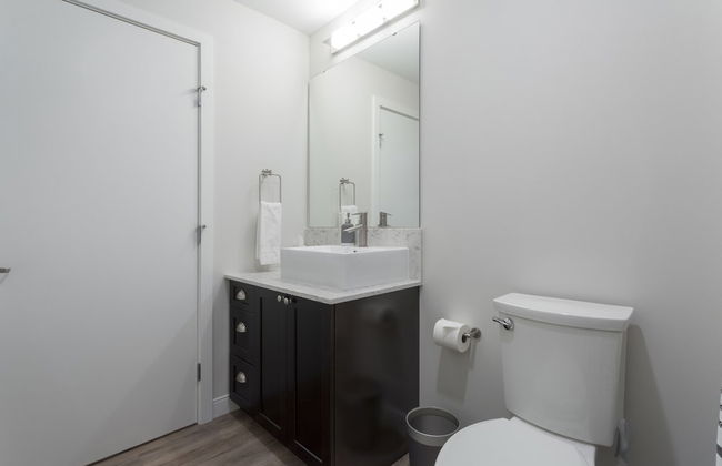 Domicile Suites at Cove - Photo 78