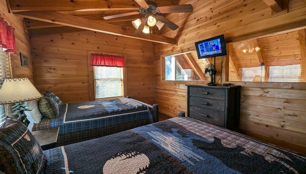 Ern807 - Black Bearry Ridge - Great Location! Close To All The Action! 6 Bedroom Cabin by RedAwning - Foto 5, Habitación