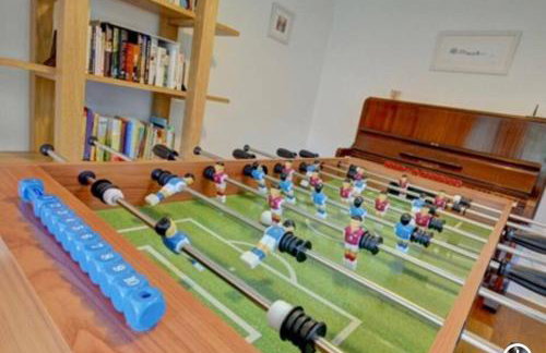 Priory House; sleeps 6-20 - Foto 29