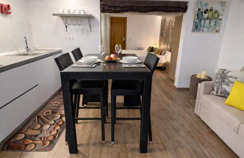 New! Stunning Villa with Pool & Sea Views - Photo 36