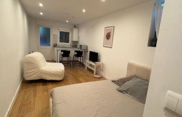 Paris Eiffel Tower et Disney apartments, parkings gratuits et sécurisés, 10 minutes métro to Paris - Foto 50