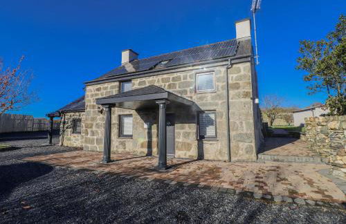 Ty'n Lon Farm - Photo 2