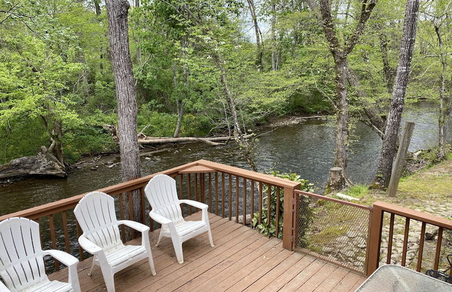 Gray's Place on Cosby Creek - 2 Bedrooms, 2 Baths, Sleeps 6 Home by RedAwning - Foto 11