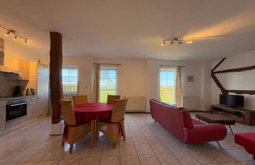 Pretty little apartment with a great view - Photo 9