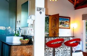 Chalé Canto do Galo 1 - Hidro da Jacuzzi, Lareira Ecológica, Cozinha Completa, Wi-Fi 80mbps, próximo a comércio local e relaxando ao som do riacho - Photo 32