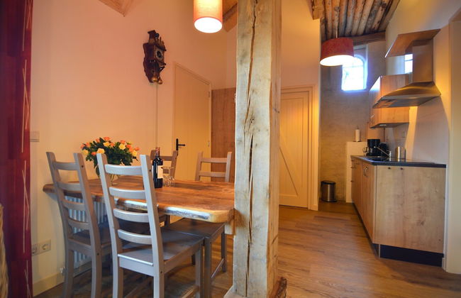 Romantic Farmhouse Escape - Photo 10