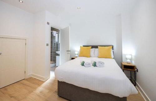 Brooklyn Mews-Free Parking-Village Location - Photo 8