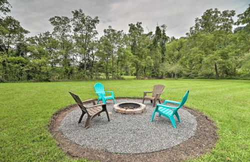 Hendersonville Home with Fire Pit 5 Mi to Downtown! - Foto 2