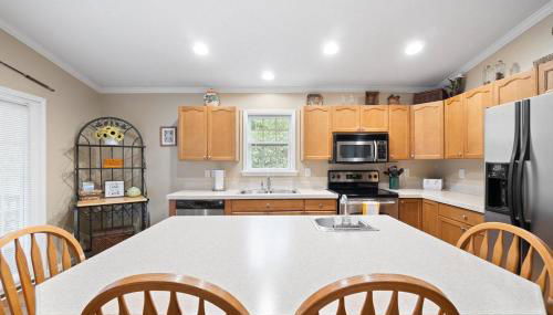 Blue Ridge Bungalow with Hot Tub - Photo 4