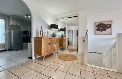 Duplex 70m2 - Vue Cité Mediévale - Parking gratuit - Foto 19