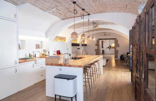 A historic XVI century beach home near Barcelona - Photo 1