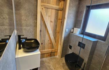 Stodoły w Bieszczadzie domy z basenem i widokiem na góry - Photo 43