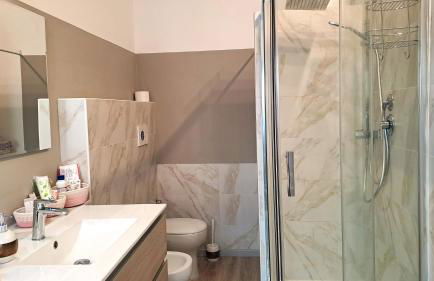 Porta Susa centro, balconi, condizionato, wifii e parcheggio - Foto 3