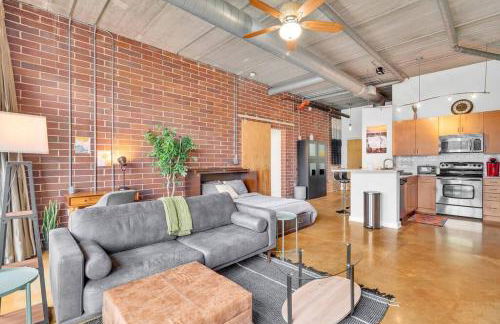 Charming 1BR Condo - Full Kitchen - Uptown Living - Foto 39